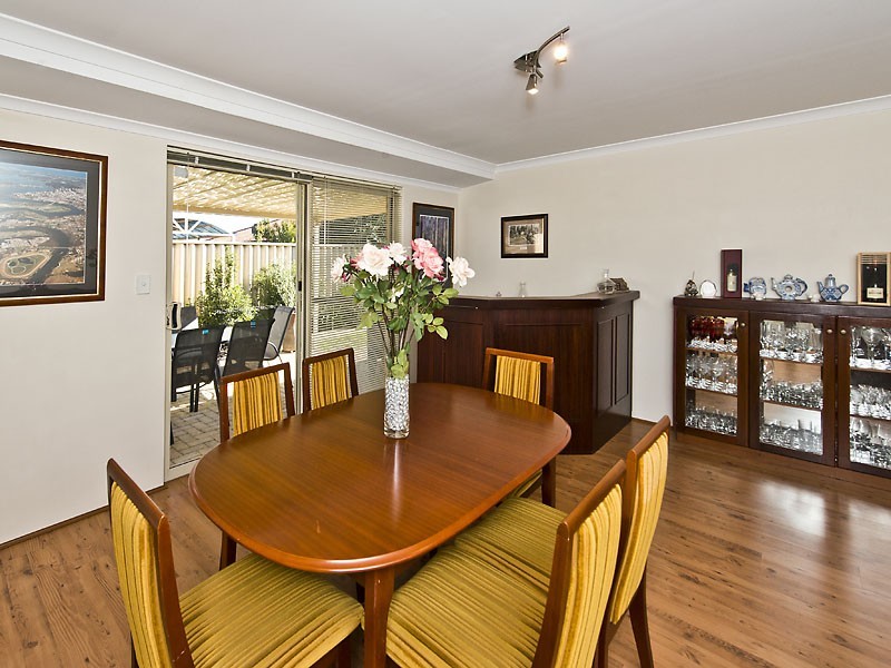 31 Urquhart Court, Canning Vale WA 6155
