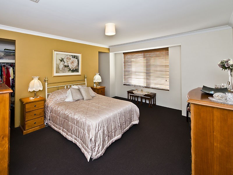 31 Urquhart Court, Canning Vale WA 6155