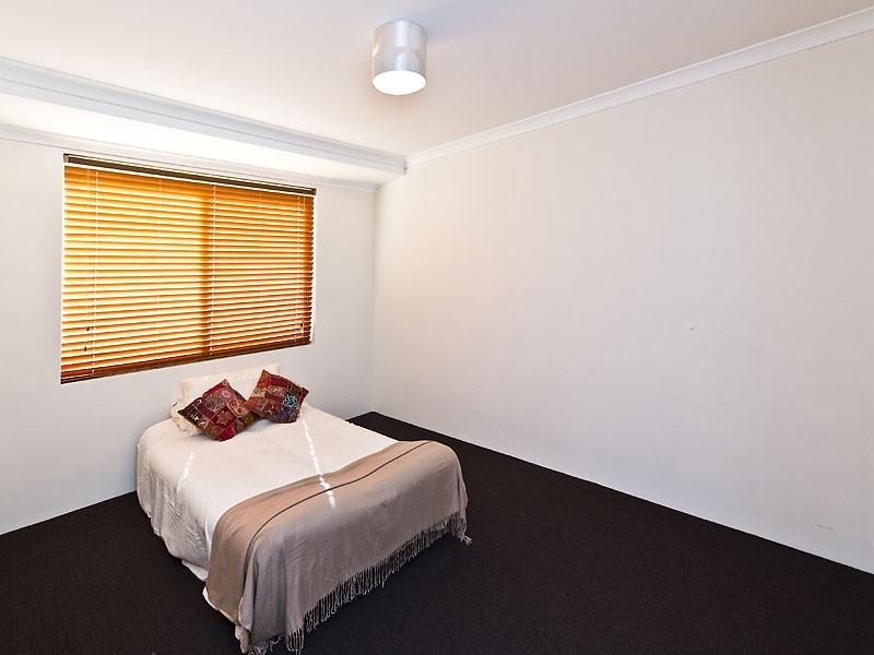 31 Urquhart Court, Canning Vale WA 6155