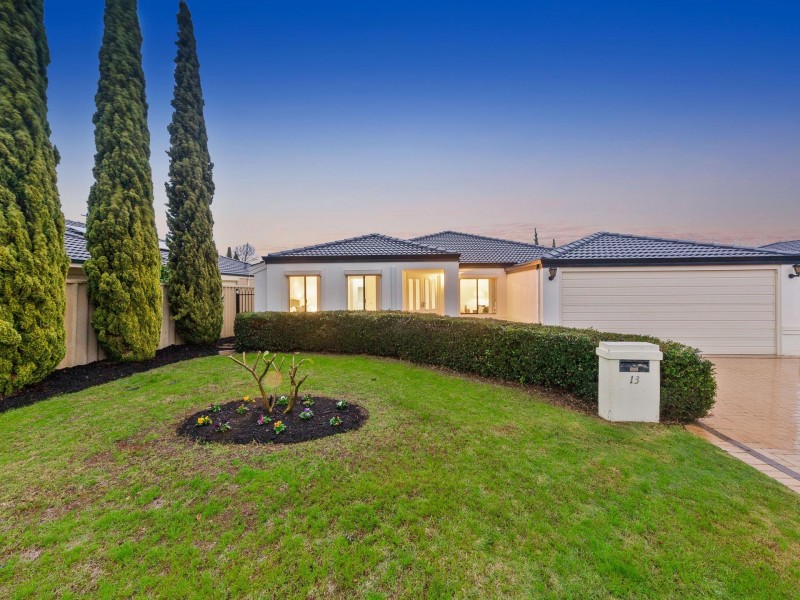 13 Bartlett Way, Canning Vale WA 6155