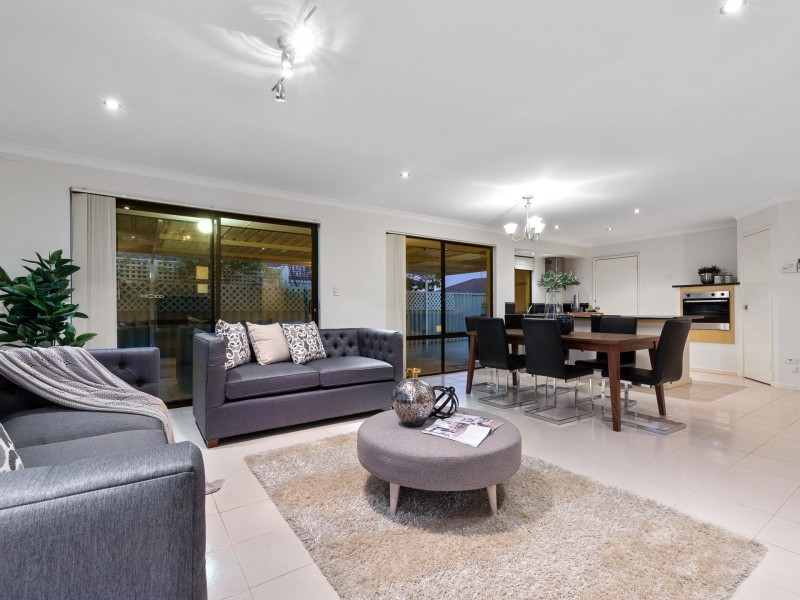 13 Bartlett Way, Canning Vale WA 6155