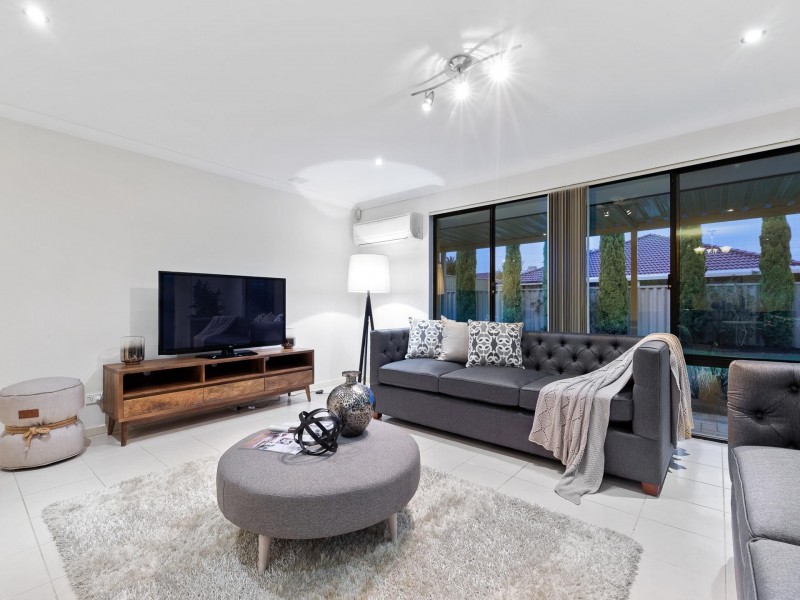 13 Bartlett Way, Canning Vale WA 6155