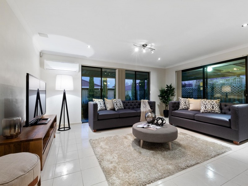 13 Bartlett Way, Canning Vale WA 6155