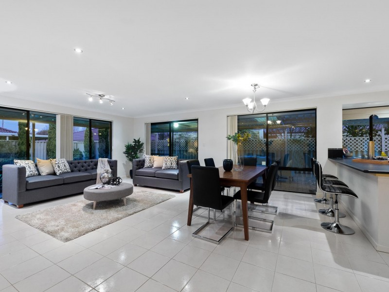 13 Bartlett Way, Canning Vale WA 6155