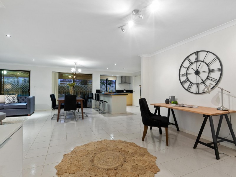 13 Bartlett Way, Canning Vale WA 6155