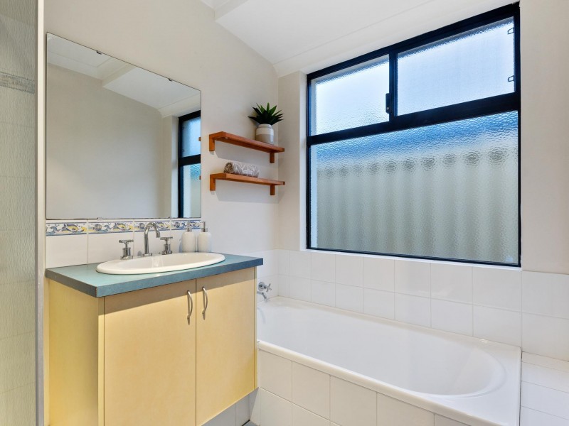 13 Bartlett Way, Canning Vale WA 6155