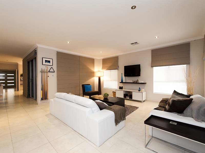 10 Fridayhill Drive, Southern River WA 6110