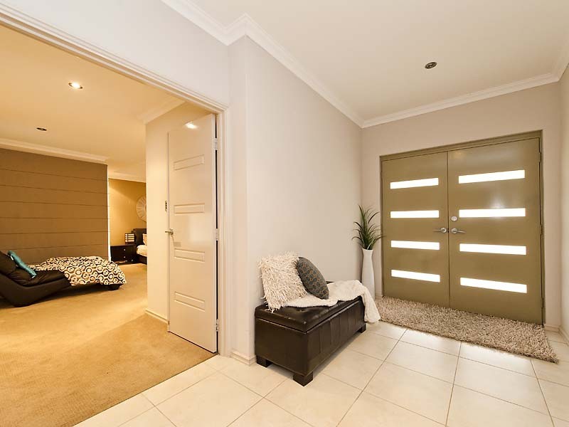 10 Fridayhill Drive, Southern River WA 6110