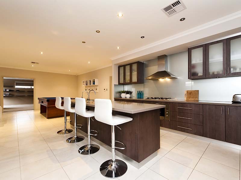 10 Fridayhill Drive, Southern River WA 6110