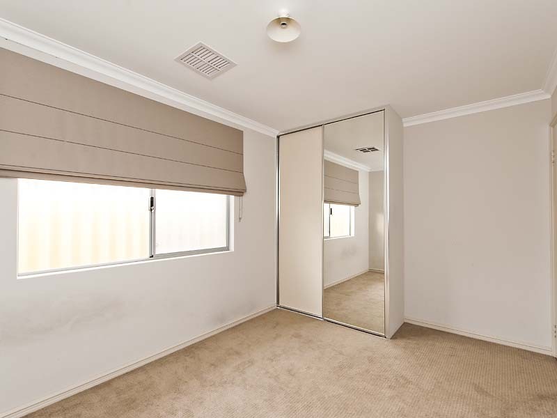 10 Fridayhill Drive, Southern River WA 6110