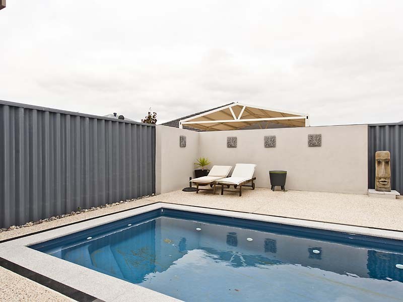 10 Fridayhill Drive, Southern River WA 6110