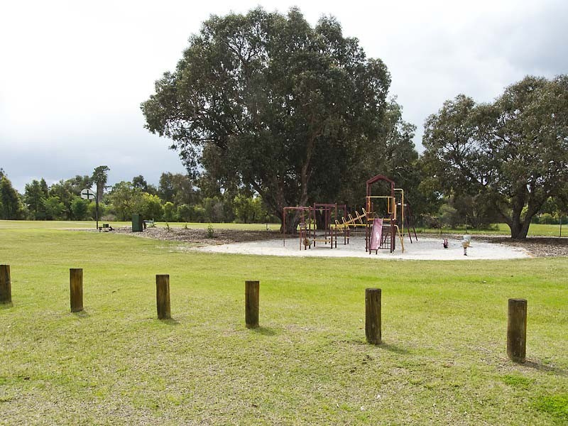 10 Dene Court, Gosnells WA 6110