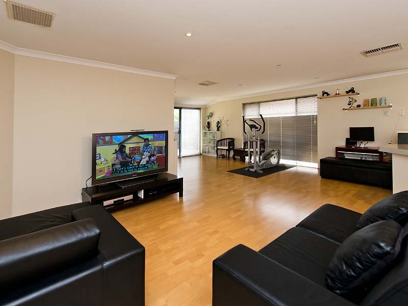 15 Ruby Avenue, Langford WA 6147