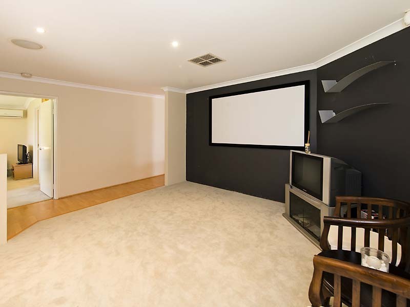 15 Ruby Avenue, Langford WA 6147