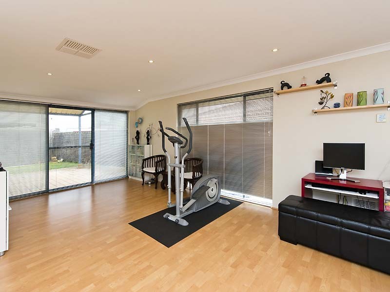15 Ruby Avenue, Langford WA 6147