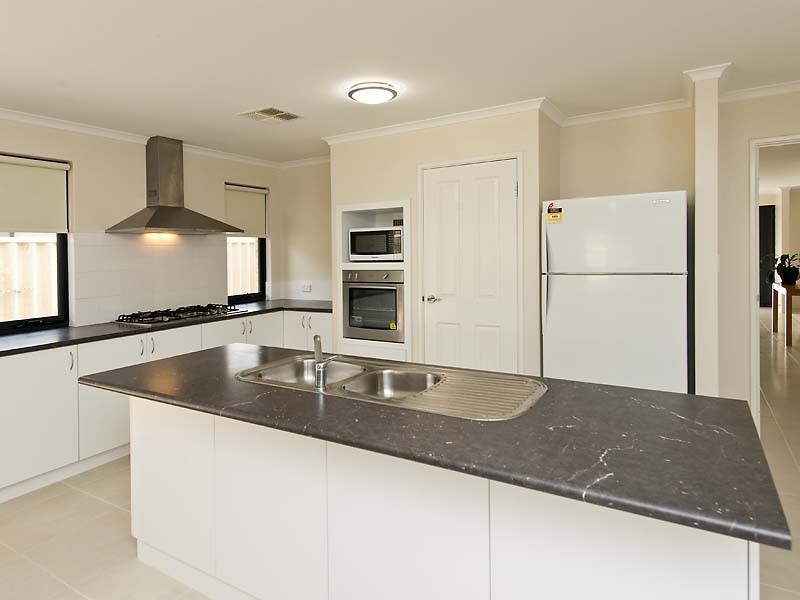 25 Turtledove Road, Harrisdale WA 6112