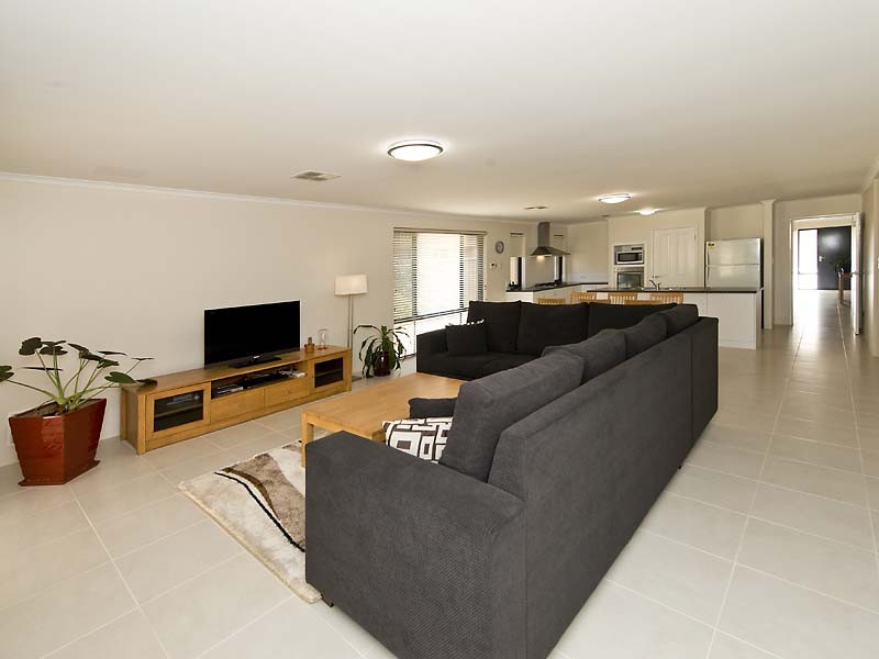 25 Turtledove Road, Harrisdale WA 6112