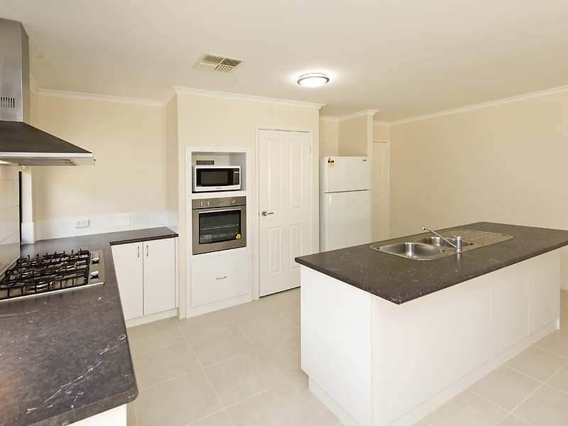 25 Turtledove Road, Harrisdale WA 6112