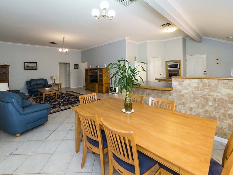 32 Jilakin Loop, Canning Vale WA 6155