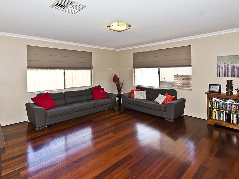 26 Munich Link, Piara Waters WA 6112