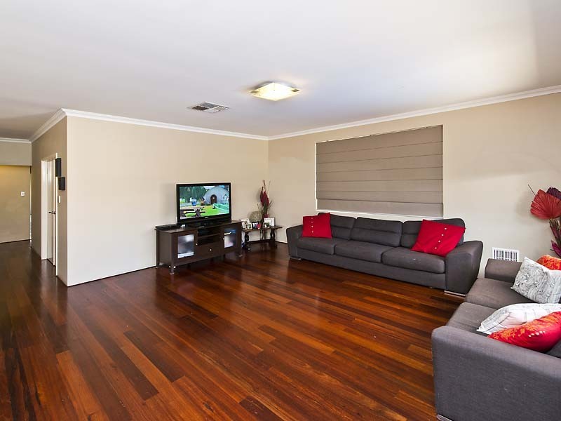 26 Munich Link, Piara Waters WA 6112