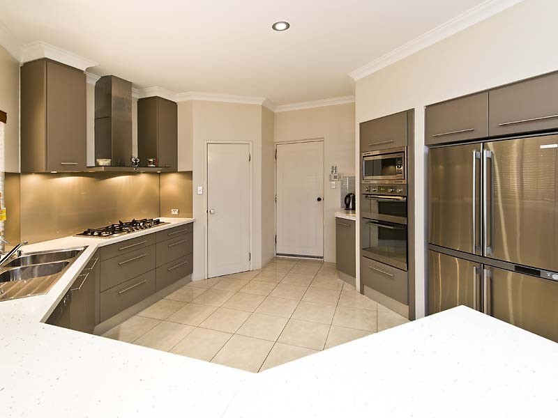 4 Prior Close, Canning Vale WA 6155