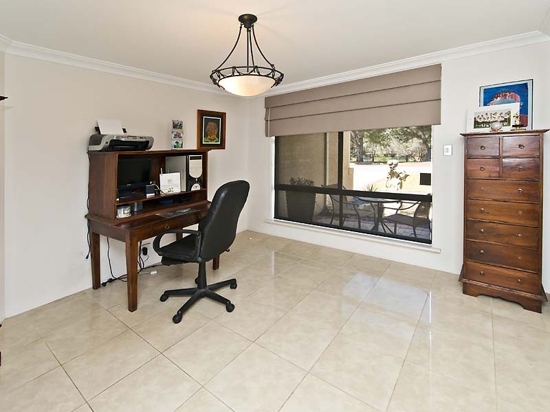 4 Prior Close, Canning Vale WA 6155