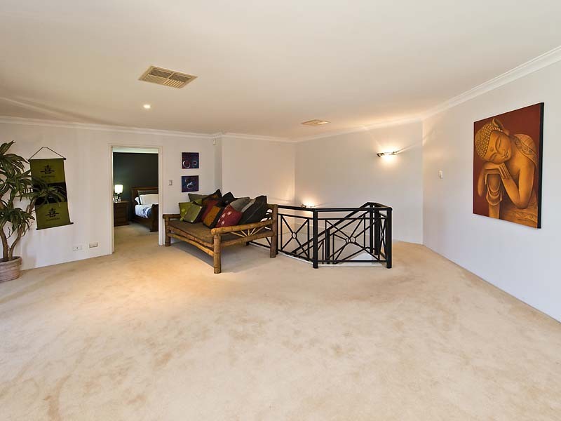 4 Prior Close, Canning Vale WA 6155