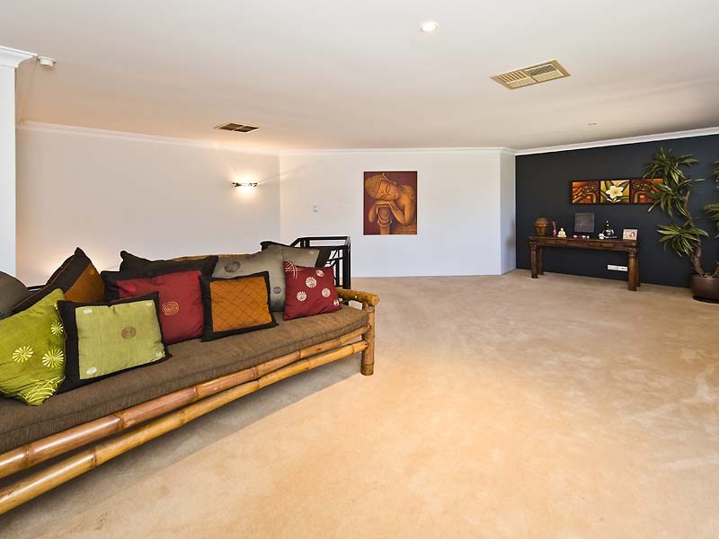 4 Prior Close, Canning Vale WA 6155