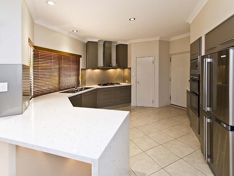 4 Prior Close, Canning Vale WA 6155