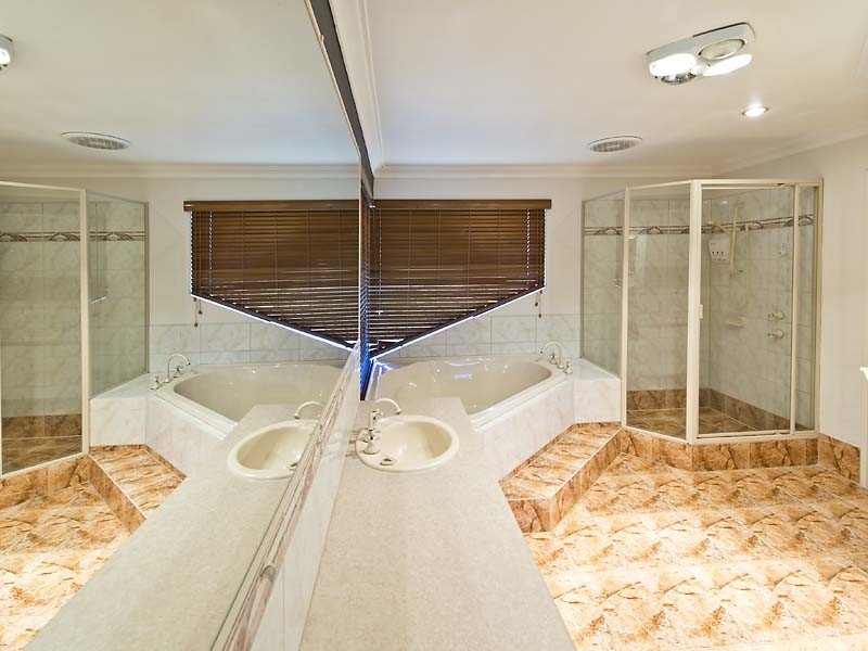 4 Prior Close, Canning Vale WA 6155