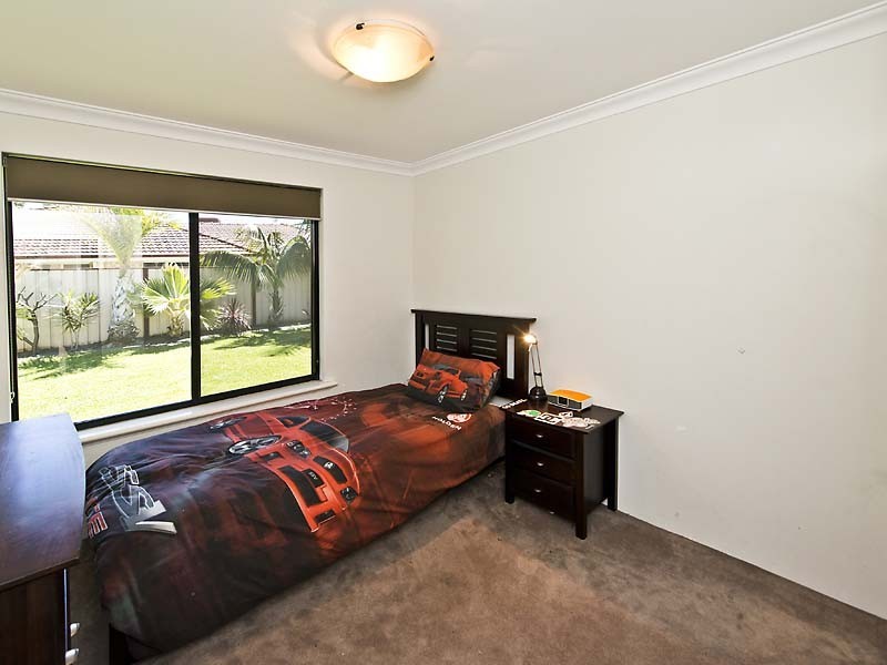 4 Prior Close, Canning Vale WA 6155