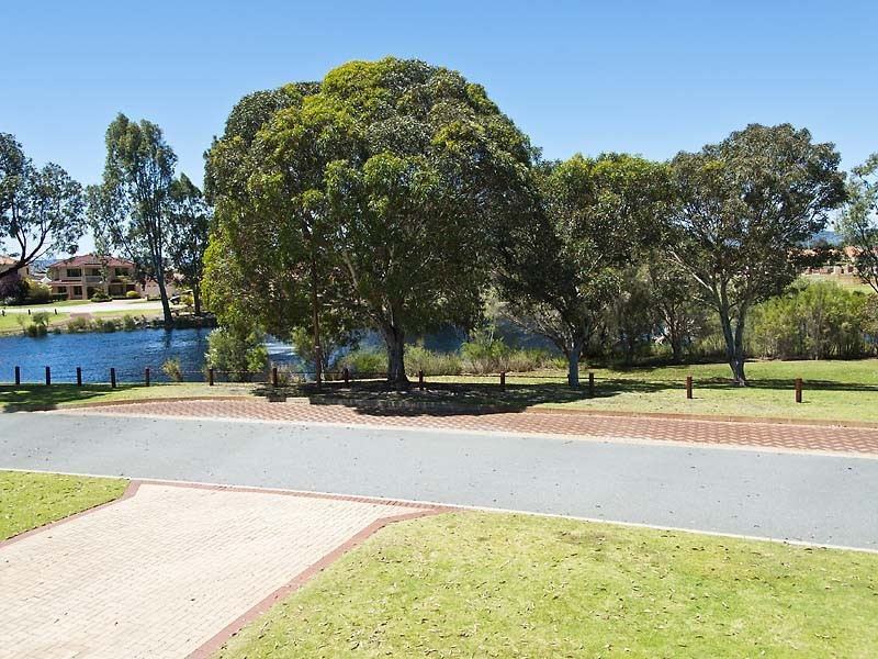 4 Prior Close, Canning Vale WA 6155