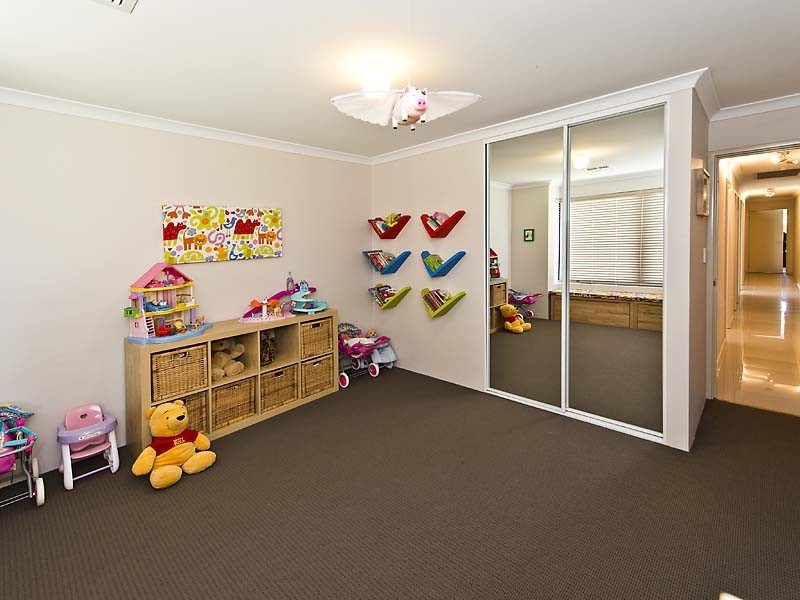 5 Caversham Bend, Southern River WA 6110