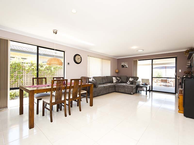 31 Magdalen Loop, Piara Waters WA 6112