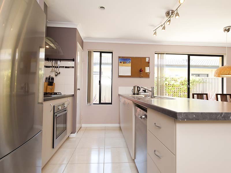 31 Magdalen Loop, Piara Waters WA 6112