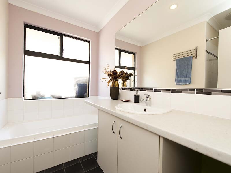 31 Magdalen Loop, Piara Waters WA 6112