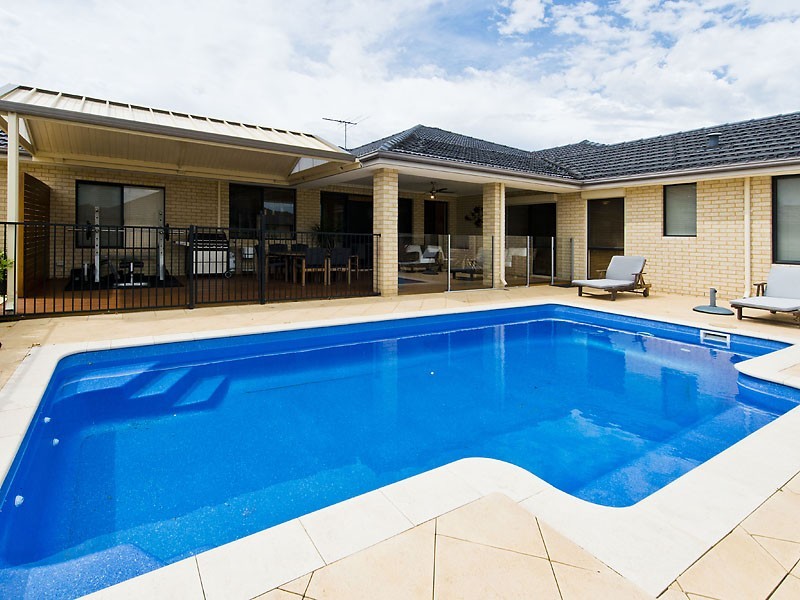 13 Hedgerow Gardens, Southern River WA 6110