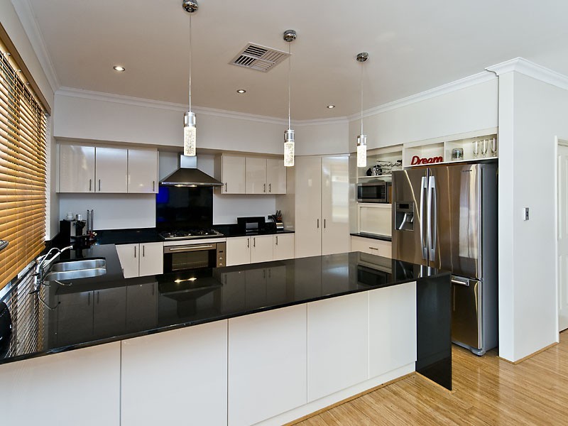 13 Hedgerow Gardens, Southern River WA 6110