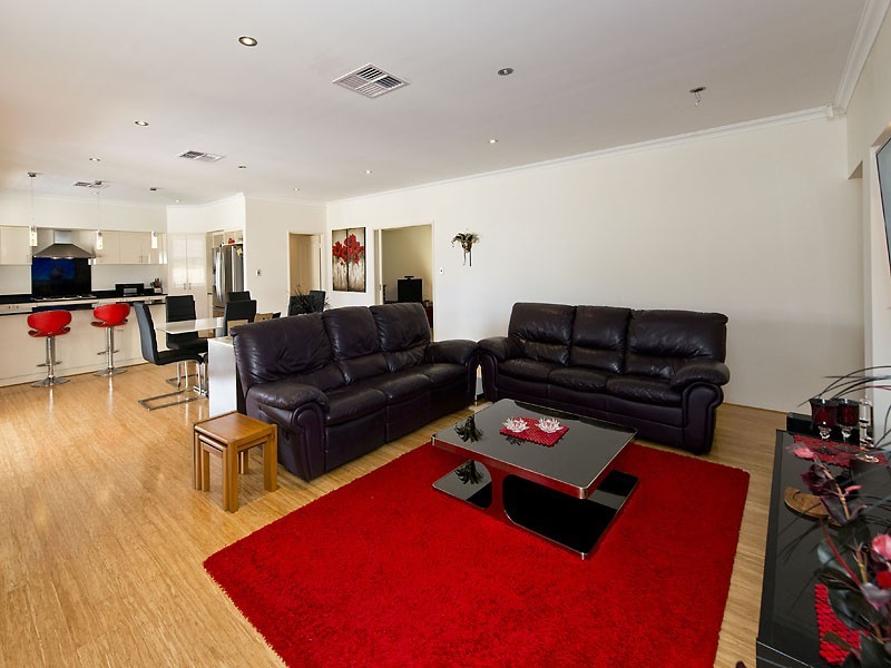 13 Hedgerow Gardens, Southern River WA 6110