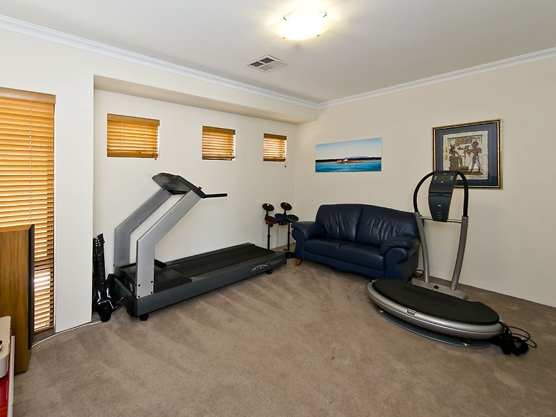 13 Hedgerow Gardens, Southern River WA 6110