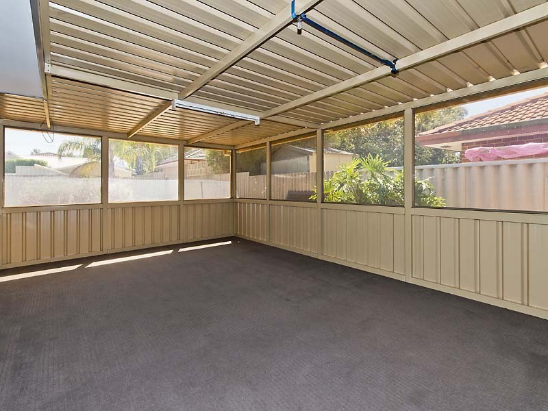 15 Shamrock Way, Huntingdale WA 6110