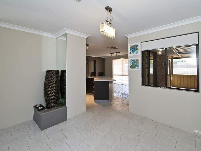 15 Shamrock Way, Huntingdale WA 6110