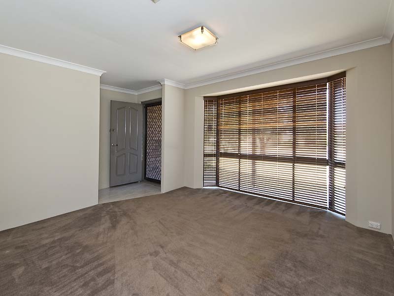 15 Shamrock Way, Huntingdale WA 6110