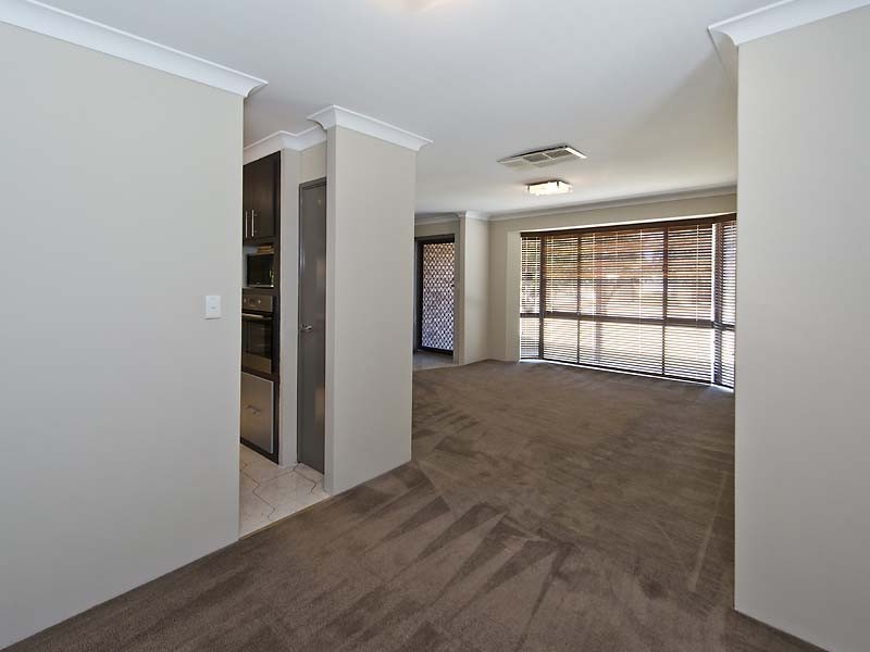 15 Shamrock Way, Huntingdale WA 6110