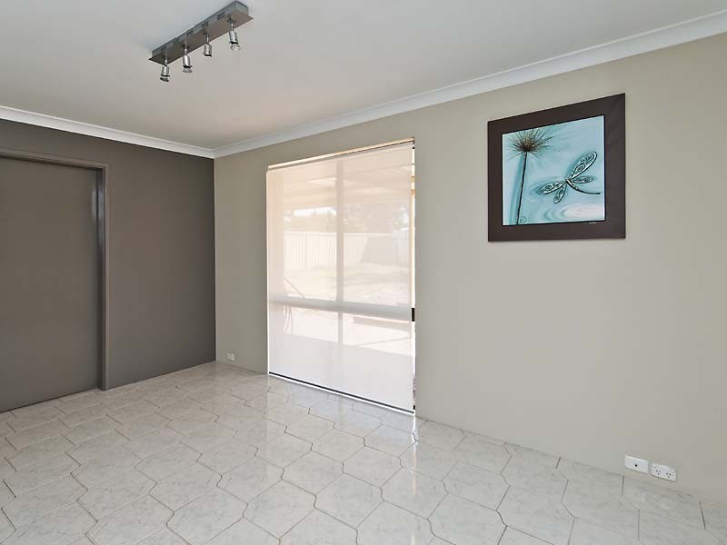 15 Shamrock Way, Huntingdale WA 6110