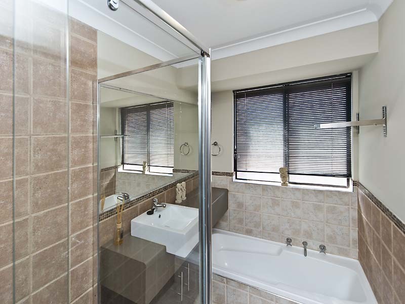 15 Shamrock Way, Huntingdale WA 6110