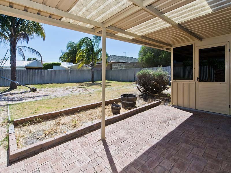 15 Shamrock Way, Huntingdale WA 6110