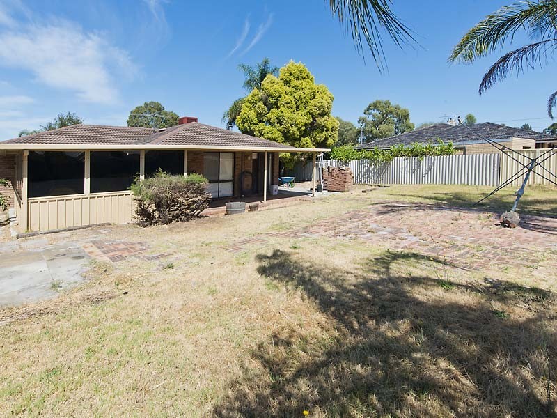 15 Shamrock Way, Huntingdale WA 6110