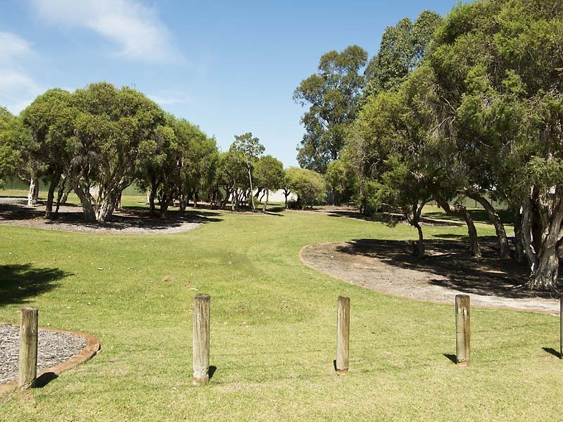 15 Shamrock Way, Huntingdale WA 6110